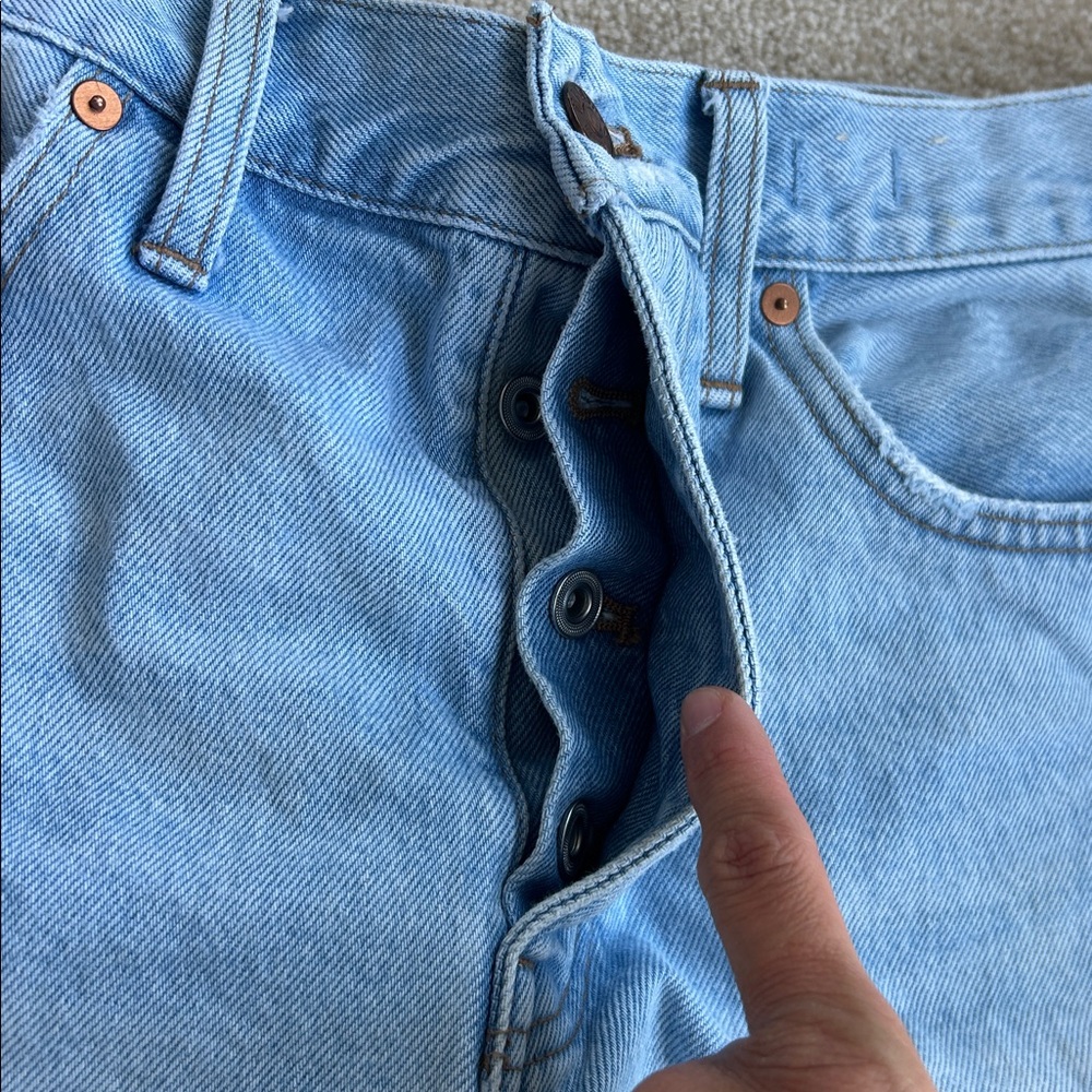 Madewell Light Blue Frayed Hem Women's Denim Shorts size 28 with Buttonfly - Picture 5 of 5